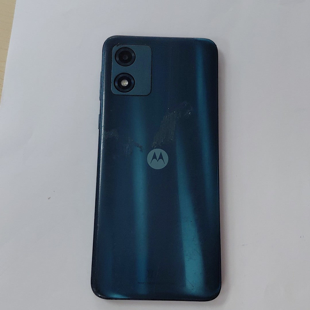 CELULAR MOTOROLA MOTO E13 XT2345-4 (2023) 64 GB 2 GB RAM (SEMINUEVO)