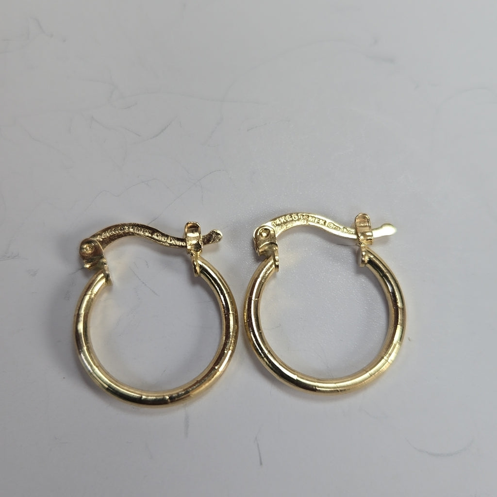 ARETES ARRACADAS ESTRIADAS 14K 1.4 GR (NUEVO)