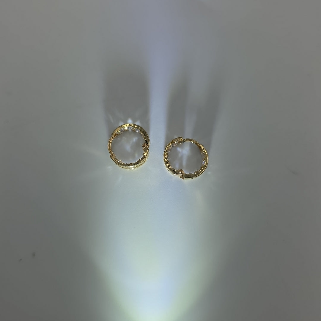 ARETES ARRACADAS C CIRCONIAS 10K 1.4 GR (NUEVO)