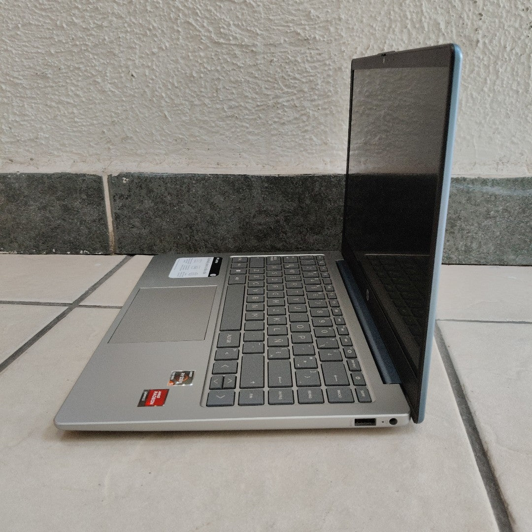 LAPTOP HP 14-EM0017LA (2024) 512 GB SSD 8 GB RAM (SEMINUEVO)