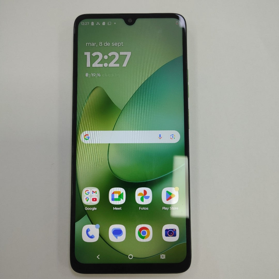 CELULAR MOTOROLA MOTO G06 XT2535-2 (2025) 256 GB 4 GB RAM (SEMINUEVO)
