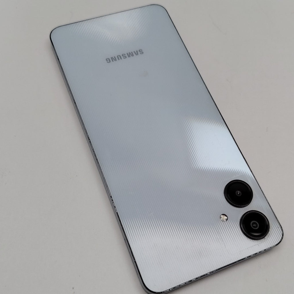 CELULAR SAMSUNG GALAXY A06 SM-A065M (2024) 128 GB 4 GB RAM (SEMINUEVO)