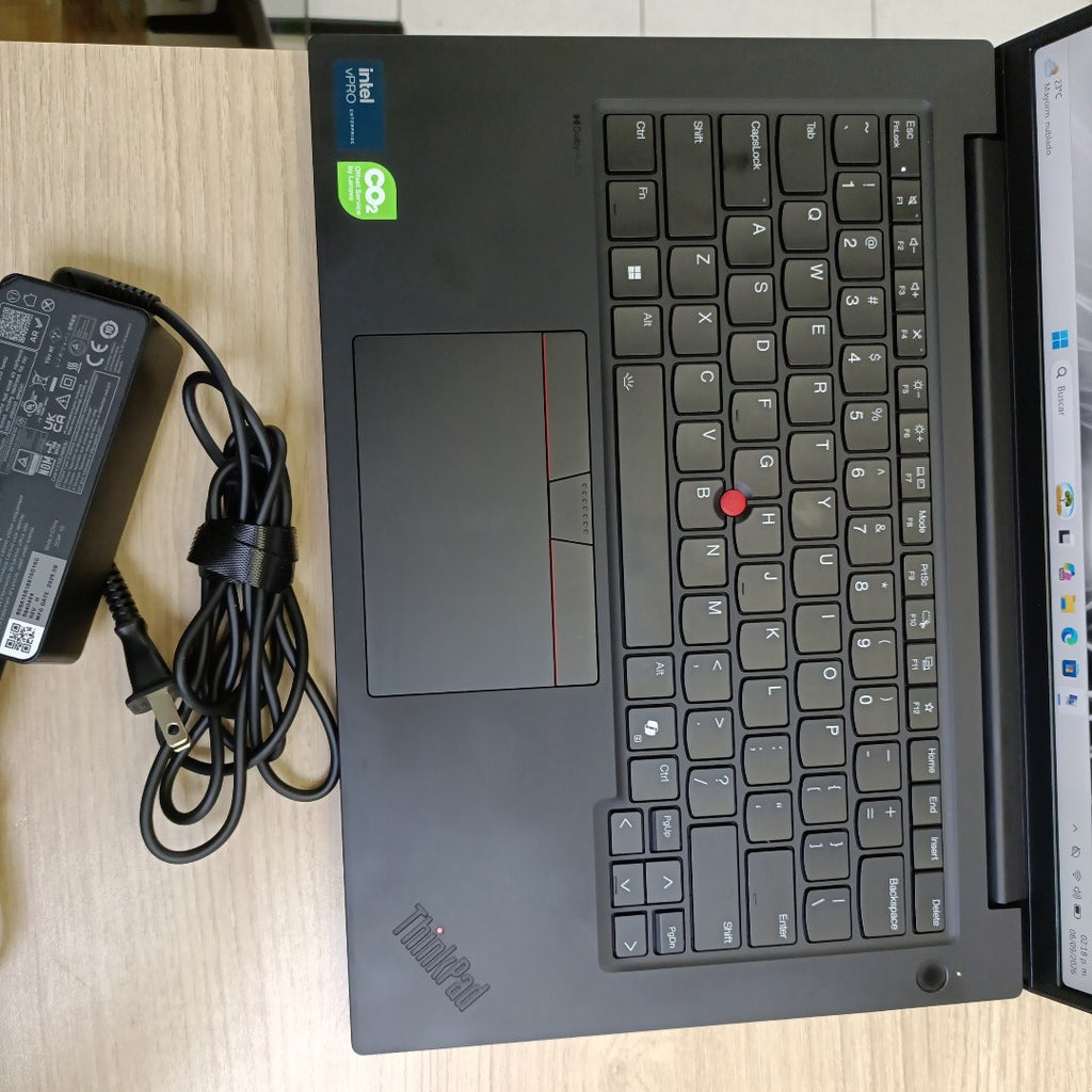 LAPTOP LENOVO THINKPAD P14S GEN 5 (2024) 1 TB SSD 32 GB RAM (SEMINUEVO)