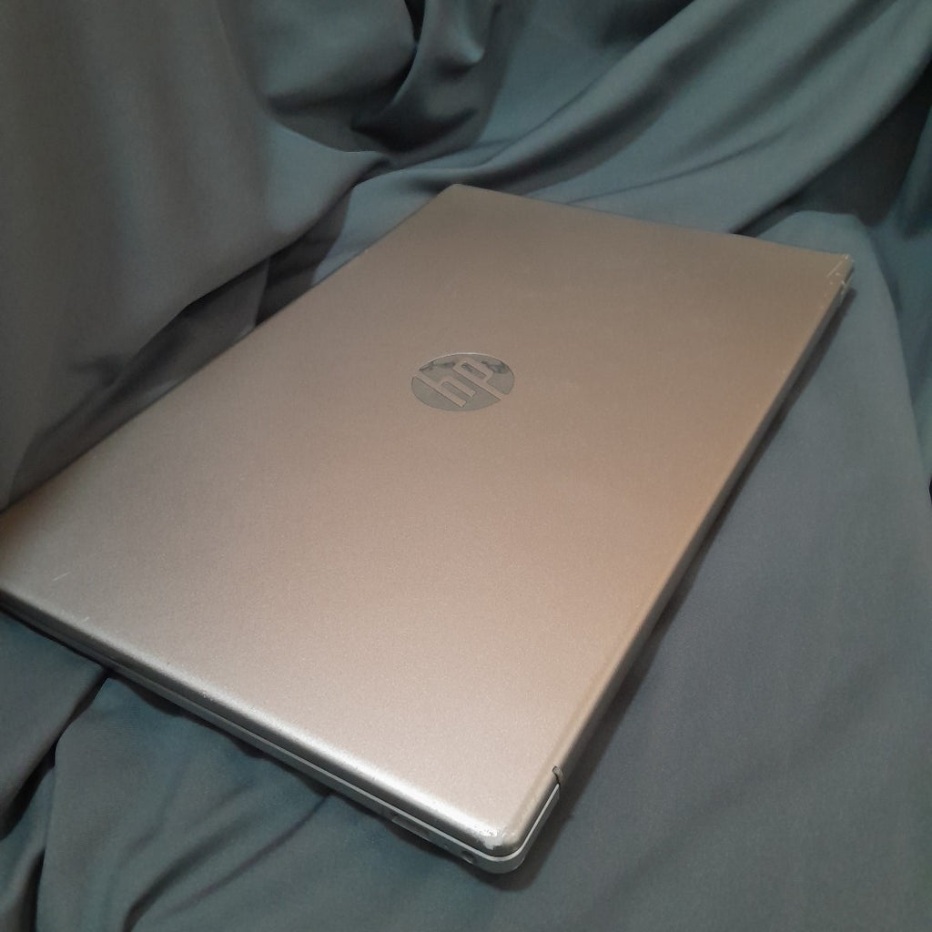 LAPTOP HP 15-FD0007LA (2023) 512 GB SSD 8 GB RAM (SEMINUEVO)
