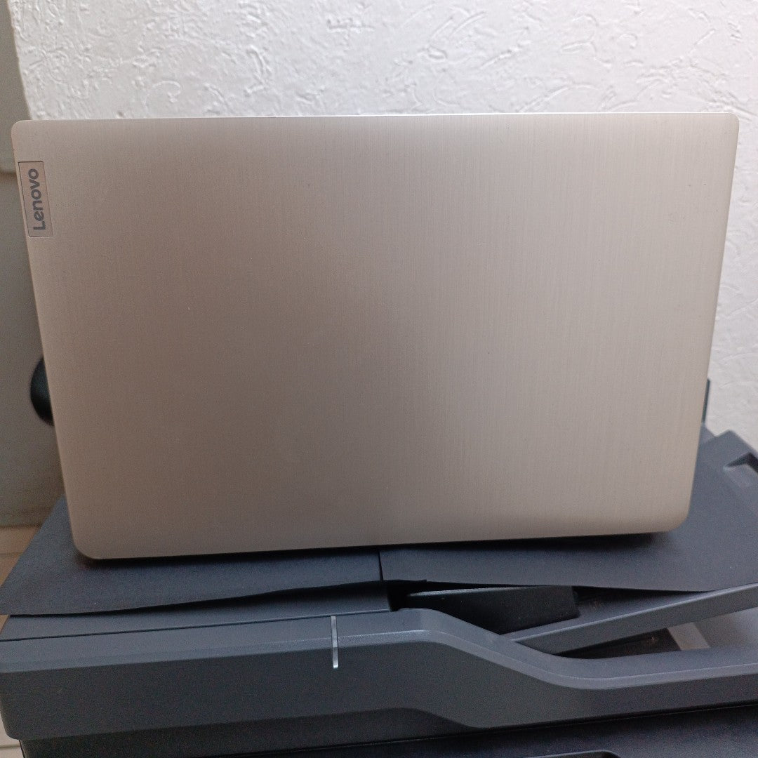 LAPTOP LENOVO IDEAPAD 3 14ITL6 (2023) 1 TB + 256 GB SSD 8 GB RAM (SEMINUEVO)