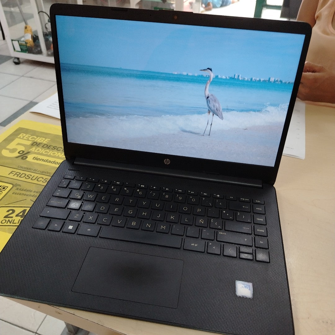 LAPTOP HP 14-DQ0501LA (2023) 256 GB SSD 4 GB RAM (SEMINUEVO)