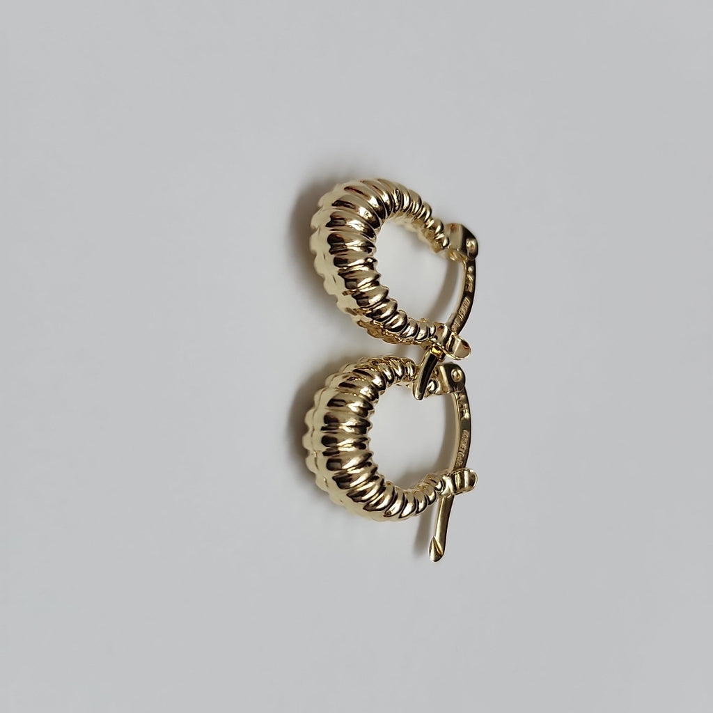 ARETES ARRACADA ESTRIADAS 14K 1 GR (NUEVO)