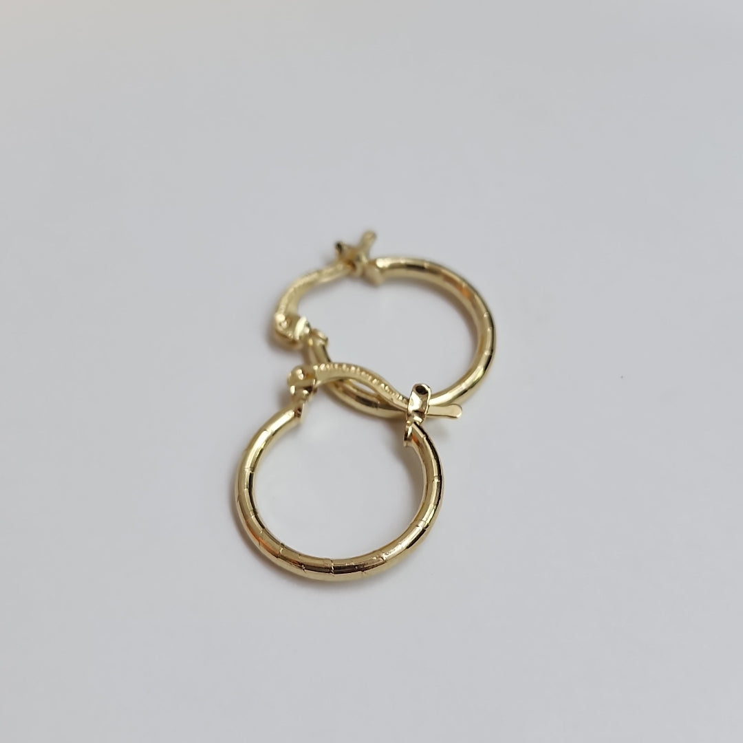 ARETES ARRACADAS ESTRIADAS 14K 1.4 GR (NUEVO)