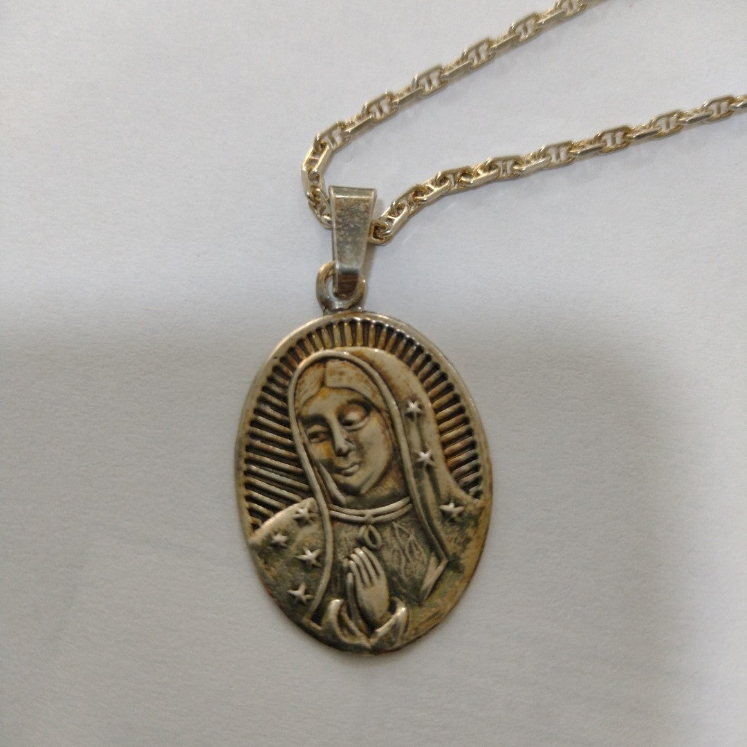 CADENA, MEDALLA RELIGIOSA PLATA 10.5 GRMS (SEMINUEVO)