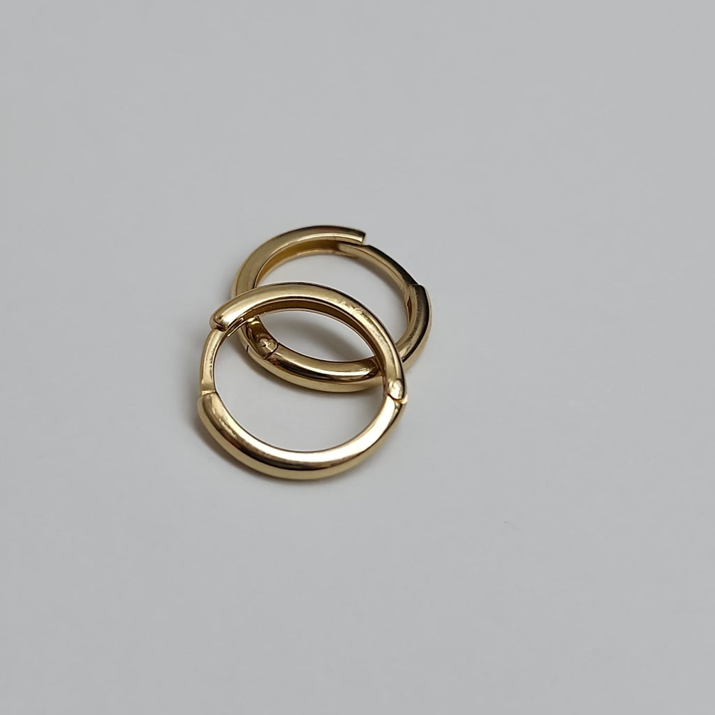 ARETES HUGGIES LISAS 14K 1.4 GR (NUEVO)