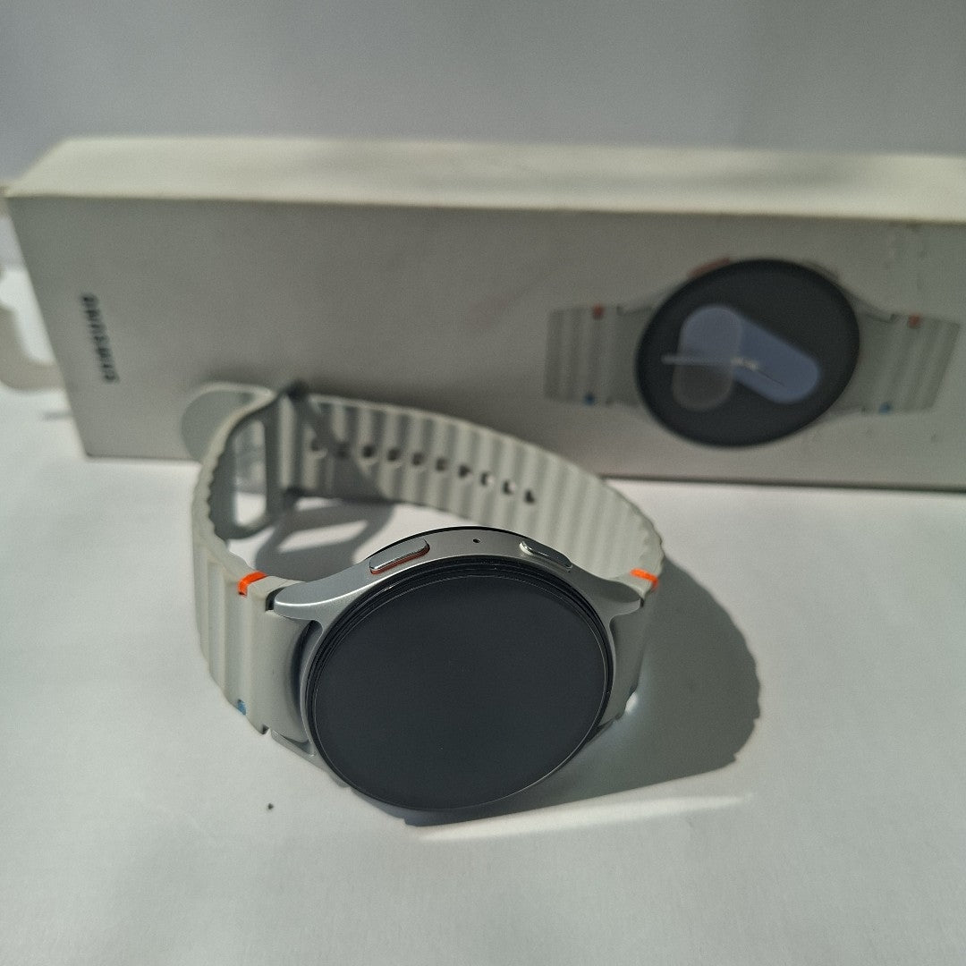 SMARTWATCH SAMSUNG GALAXY WATCH 7 SM-L310 44 MM GPS (SEMINUEVO)