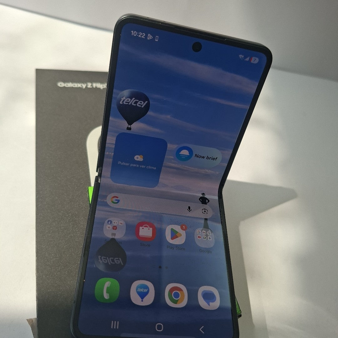 CELULAR SAMSUNG GALAXY Z FLIP 7 SM-F766B (2025) 512 GB 12 GB RAM (SEMINUEVO)