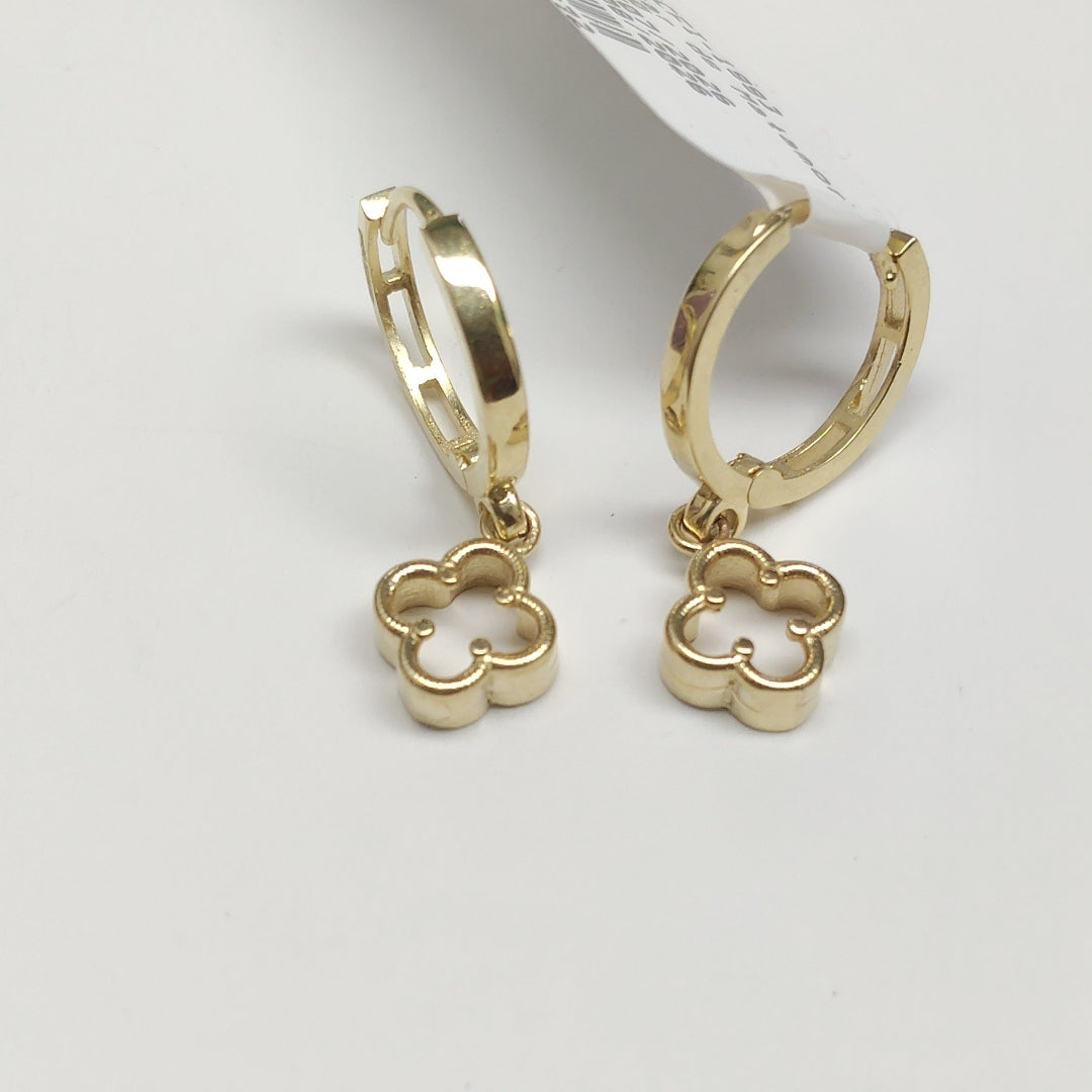ARETES ARRACADAS CON DIJE 14K 2.4 GR (NUEVO)