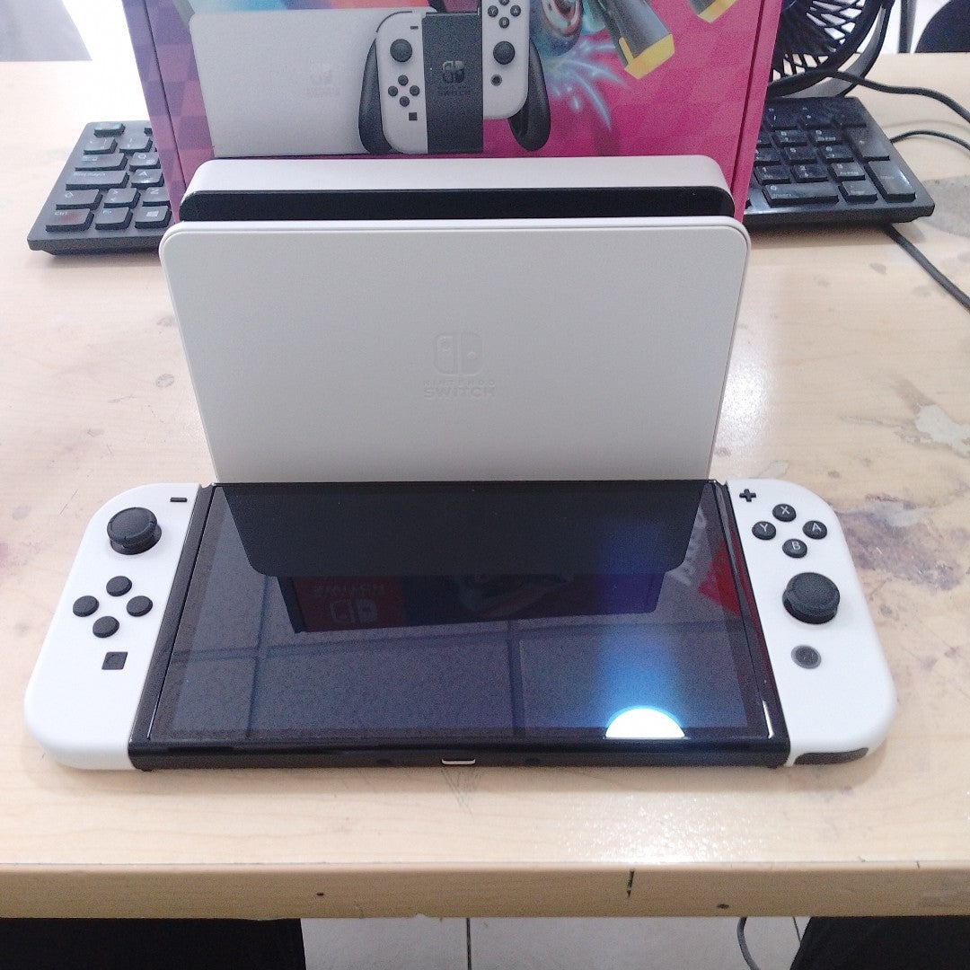 CONSOLA DE VIDEOJUEGO NINTENDO SWITCH OLED 64 GB (SEMINUEVO)