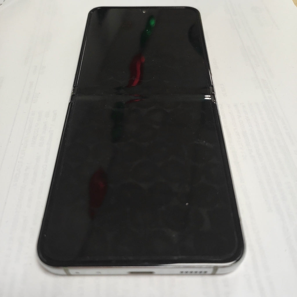 CELULAR SAMSUNG GALAXY Z FLIP 5 SM-F731B (2023) 256 GB 8 GB RAM (SEMINUEVO)
