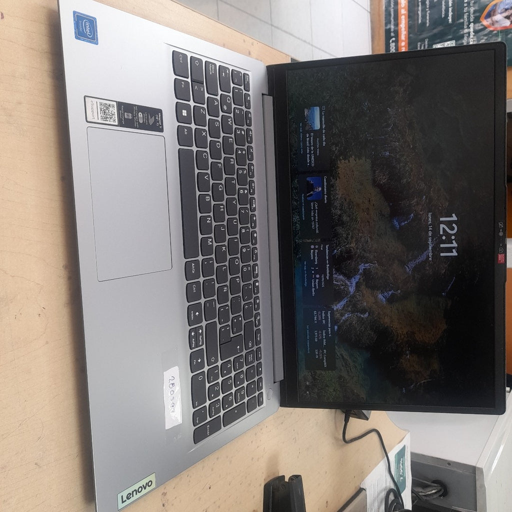 LAPTOP LENOVO IDEAPAD 1 15IGL7 (2023) 256 GB SSD 8 GB RAM (SEMINUEVO)
