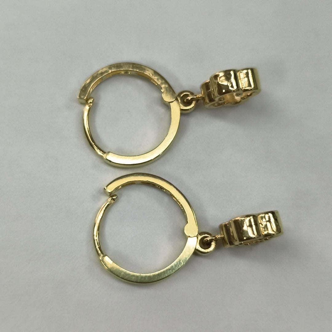 ARETES ARRACADAS CON DIJE 14K 2.4 GR (NUEVO)