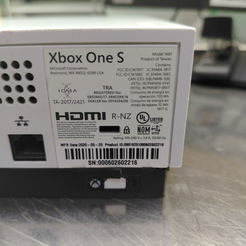 CONSOLA DE VIDEOJUEGO MICROSOFT XBOX ONE S 500 GB (SEMINUEVO)