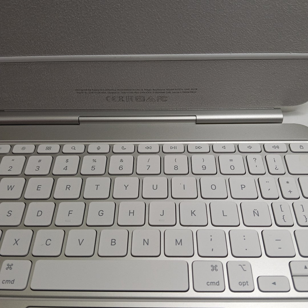 TECLADO INALAMBRICO APPLE MAGIC KEYBOARD A2975 RECARGABLE