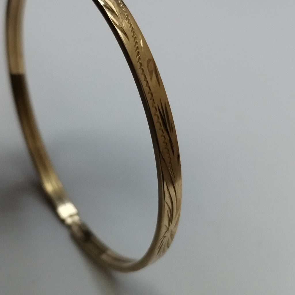 PULSERA RIGIDA ORO 10 K 4.7 GRMS (SEMINUEVO)
