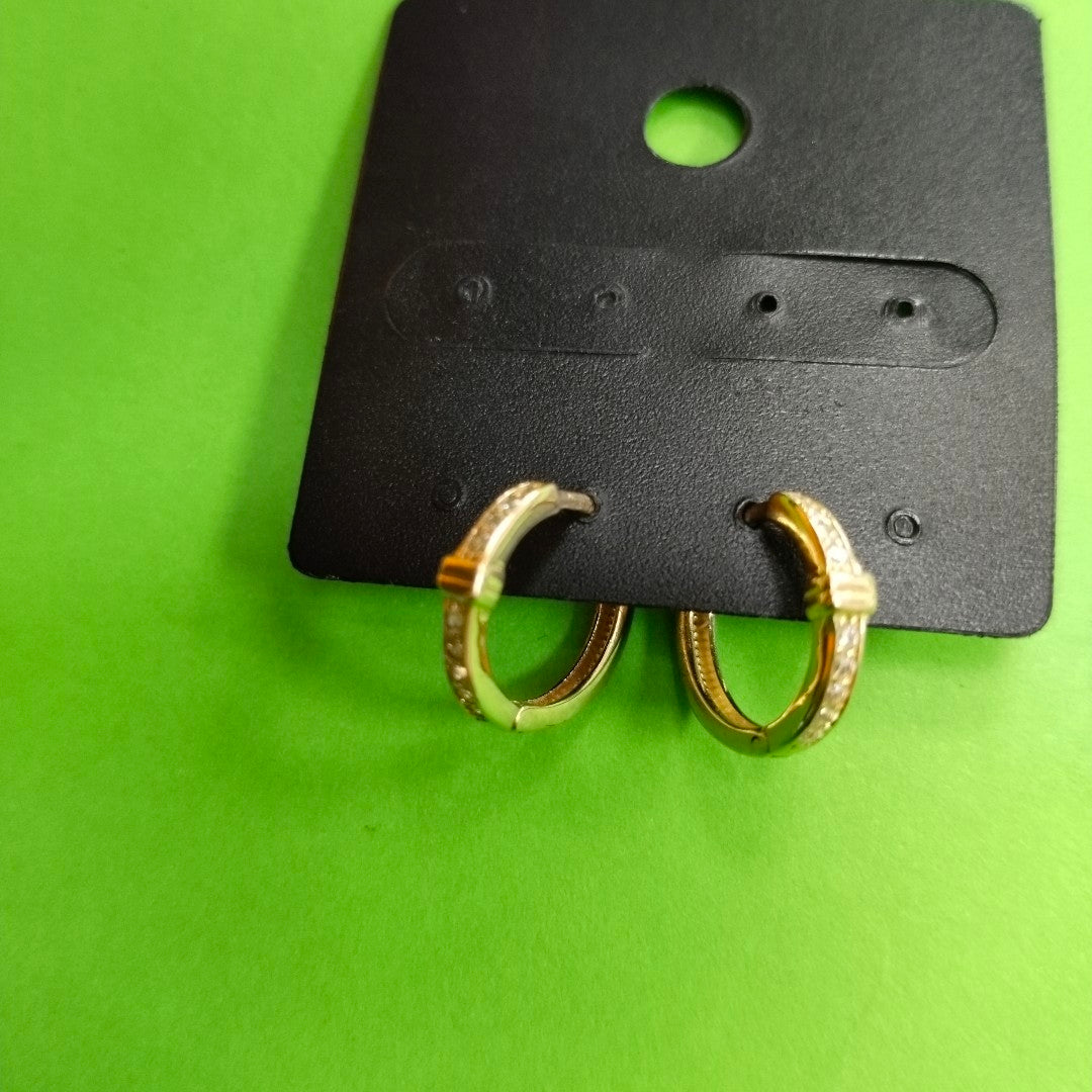 ARETES HUGGIES C CIRCONIA 14K 1.9 GR (NUEVO)