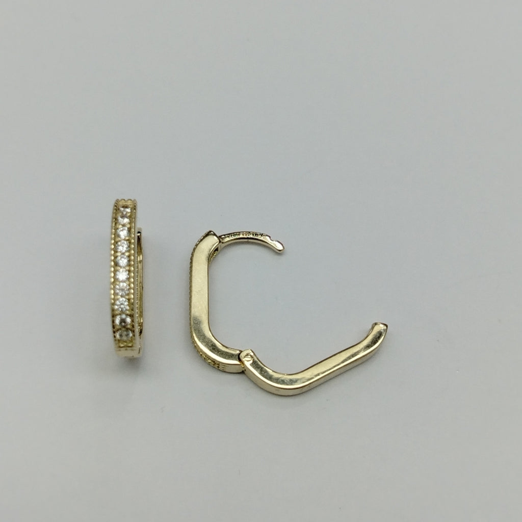 ARETES HUGGIES OVALADA C CIRCONIAS 14K 2.4 GR (NUEVO)