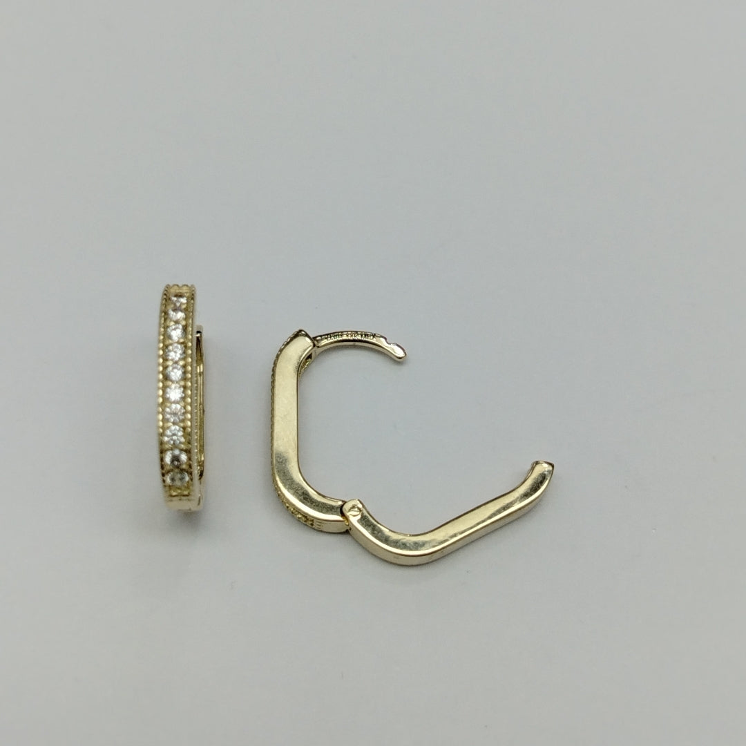 ARETES HUGGIES OVALADA C CIRCONIAS 14K 2.4 GR (NUEVO)