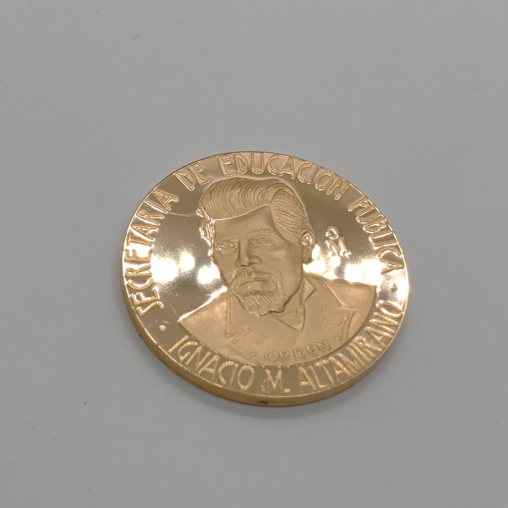 MEDALLA CONMEMORATIVA ORO 21 K 42 GRMS (SEMINUEVO)