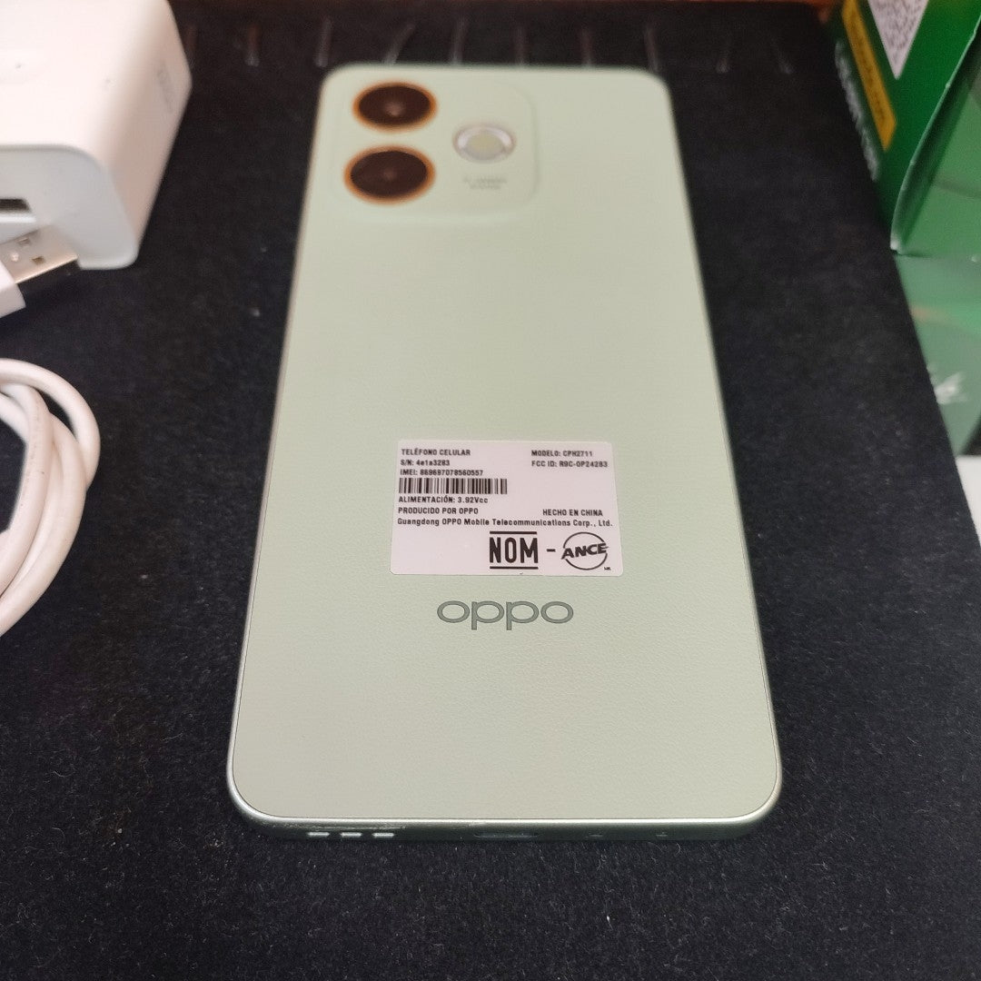 CELULAR OPPO A5 PRO CPH2711 (2025) 256 GB 8 GB RAM (SEMINUEVO)