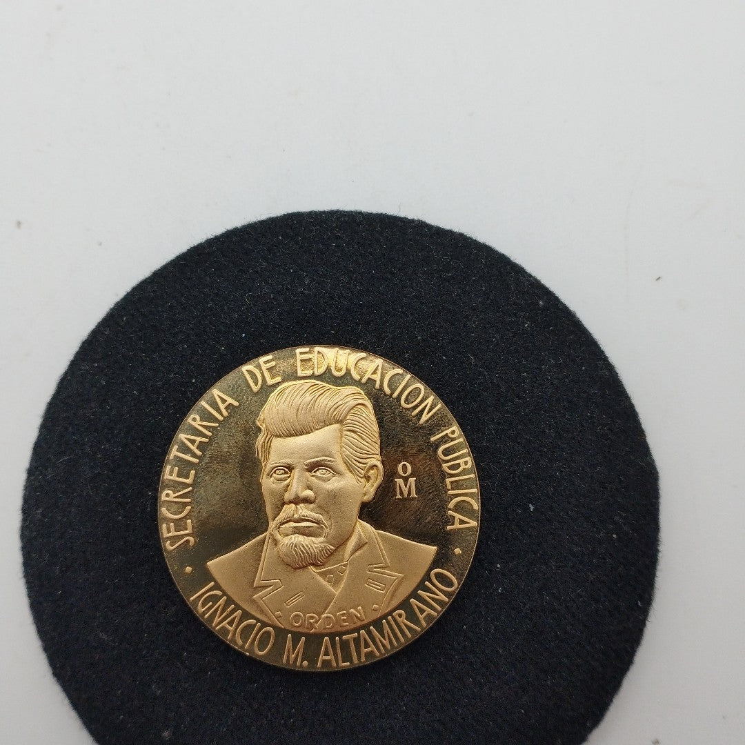 MEDALLA CONMEMORATIVA ORO 21 K 41.9 GRMS (SEMINUEVO)