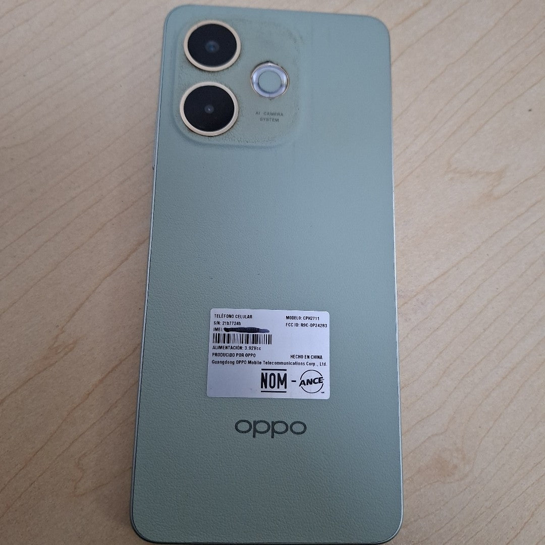 CELULAR OPPO A5 PRO CPH2711 (2025) 256 GB 8 GB RAM (SEMINUEVO)
