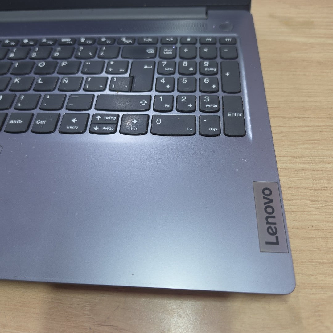 LAPTOP LENOVO IDEAPAD SLIM 3 15IAH8 (2024) 512 GB SSD 8 GB RAM (SEMINUEVO)