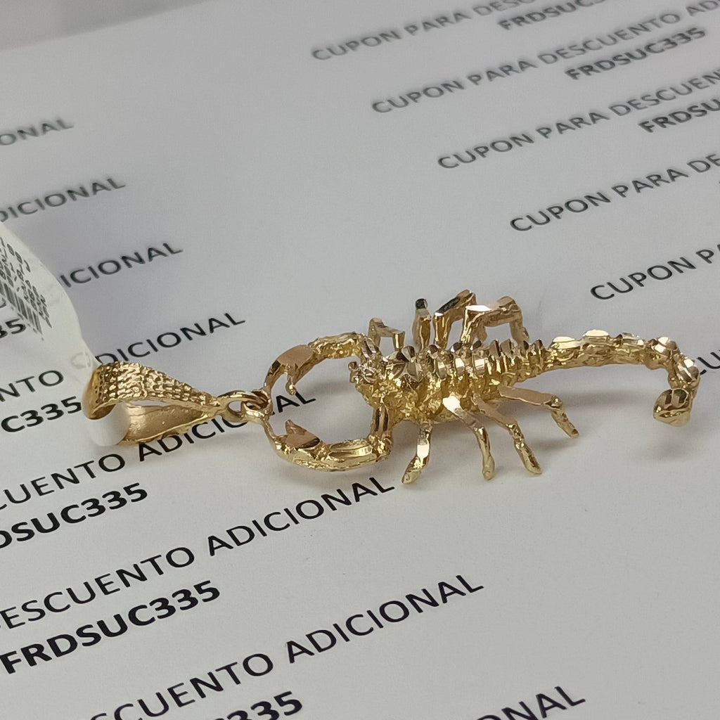 DIJE ORO 14 K 6 GRMS (SEMINUEVO)