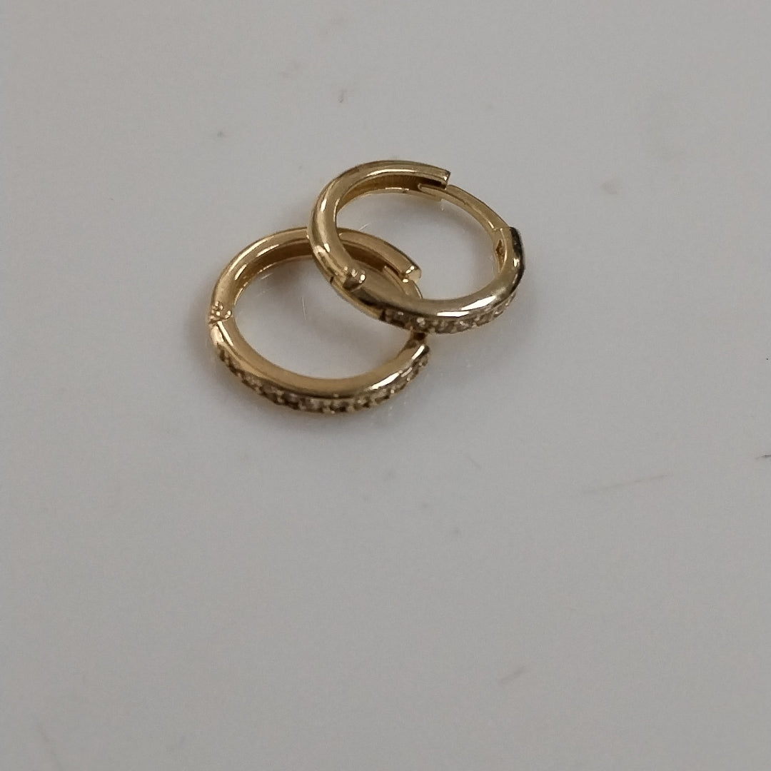 ARETES HUGGIES C CIRCONIA 14K 1.7 GR (NUEVO)