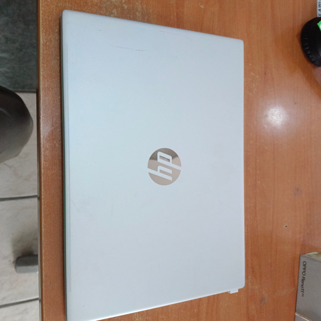 LAPTOP HP OMNIBOOK 5 16-AF1050LA (2025) 1 TB SSD 16 GB RAM (SEMINUEVO)