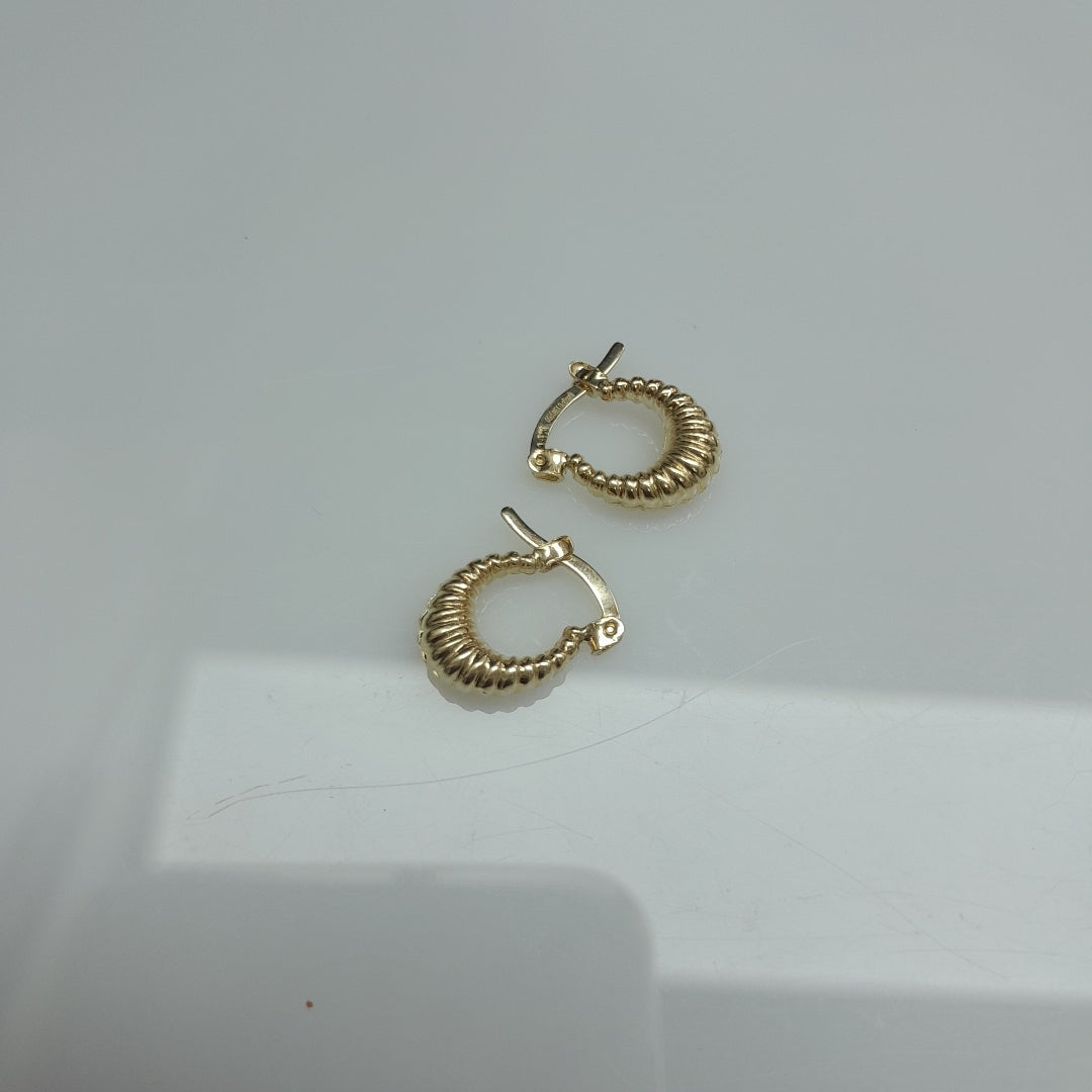 ARETES ARRACADA ESTRIADAS 14K 1.1 GR (NUEVO)
