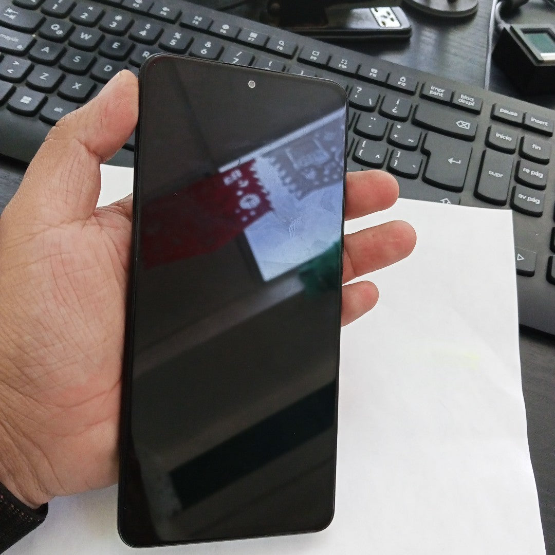 CELULAR XIAOMI POCO F4 22021211RG 128 GB 6 GB RAM (SEMINUEVO)