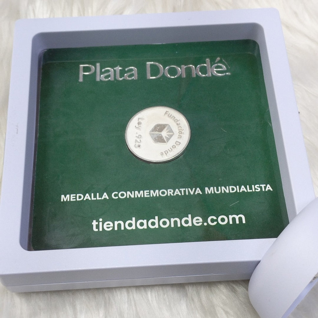 MEDALLA CONMEMORATIVA FRD FÚTBOL MOTIVO ÁGUILA PLATA .925 8.9 GR (NUEVO)
