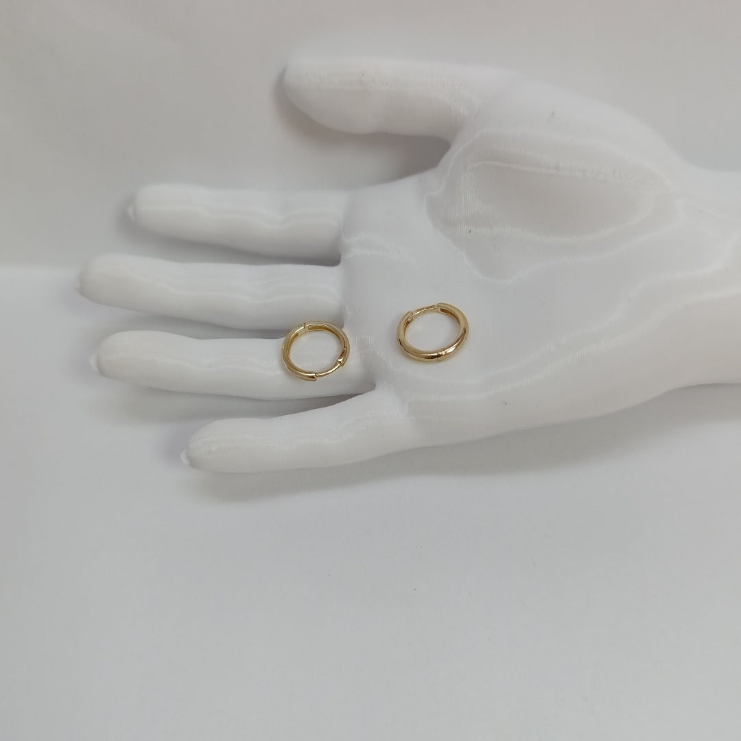 ARETES HUGGIES LISAS 14K 1.5 GR (NUEVO)