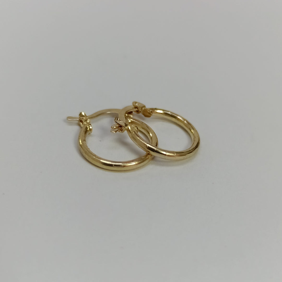 ARETES ARRACADAS ESTRIADAS 14K 1.4 GR (NUEVO)