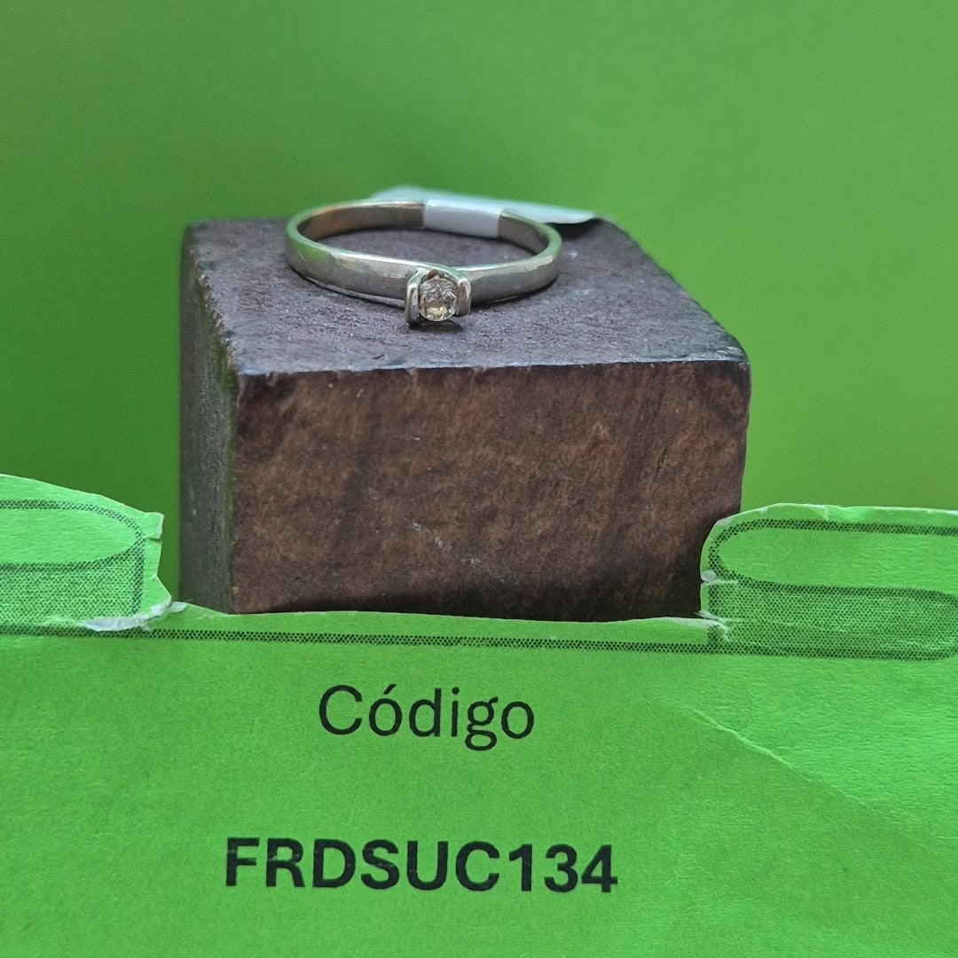 SOLITARIO ORO BLANCO 14 K 1.2 GRMS (SEMINUEVO)