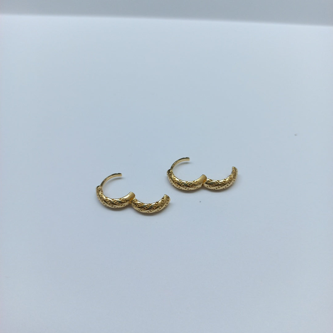 HUGGIES ORO 14K 2.3 (NUEVO)