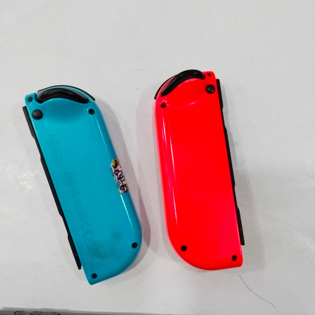CONSOLA DE VIDEOJUEGO NINTENDO SWITCH 32 GB (SEMINUEVO)