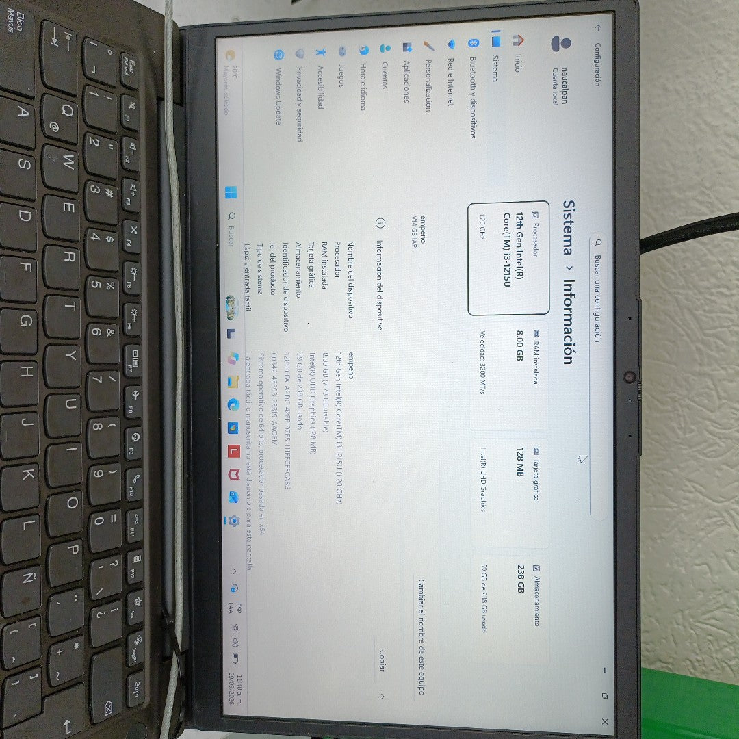 LAPTOP LENOVO V14 G3 IAP (2023) 256 GB SSD 8 GB RAM (SEMINUEVO)