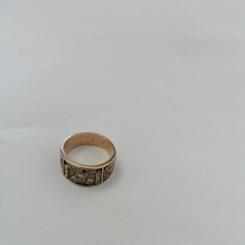ANILLO DE GRADUACIÓN ORO 8 K 8.2 GRMS (SEMINUEVO)