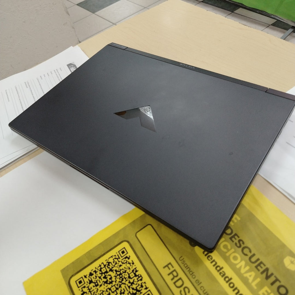 LAPTOP HP VICTUS 15-FB0122LA (2023) 512 GB SSD 8 GB RAM (SEMINUEVO)