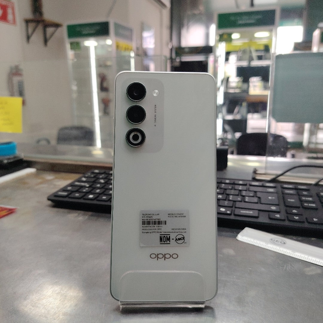 CELULAR OPPO A5 CPH2727 (2025) 256 GB 4 GB RAM (SEMINUEVO)