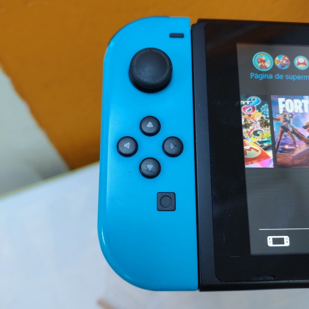 CONSOLA DE VIDEOJUEGO NINTENDO SWITCH 1.1 32 GB (SEMINUEVO)