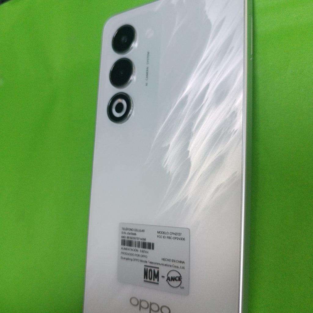 CELULAR OPPO A5 CPH2727 (2025) 256 GB 4 GB RAM (SEMINUEVO)