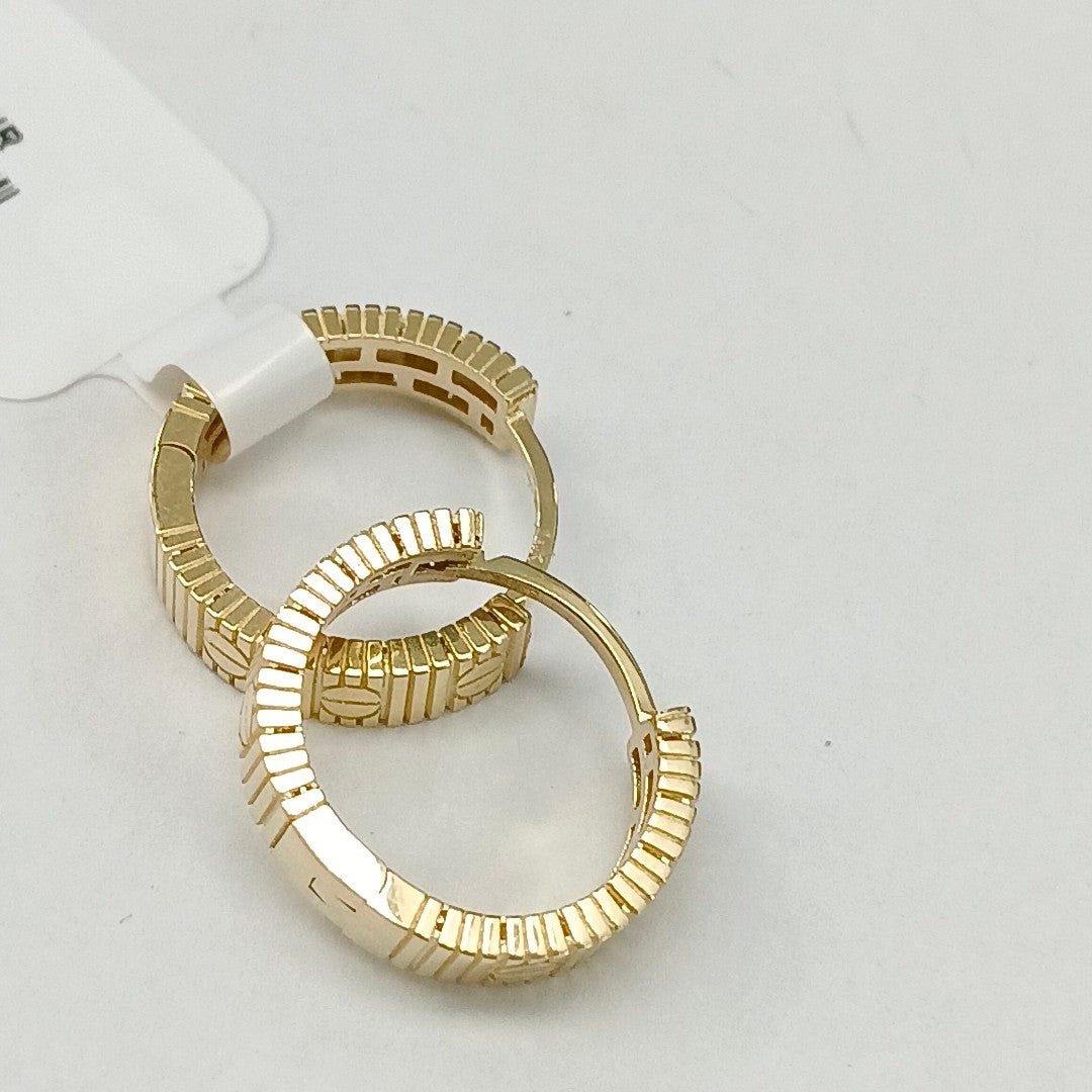 HUGGIES ORO 14K 3.2 (NUEVO)